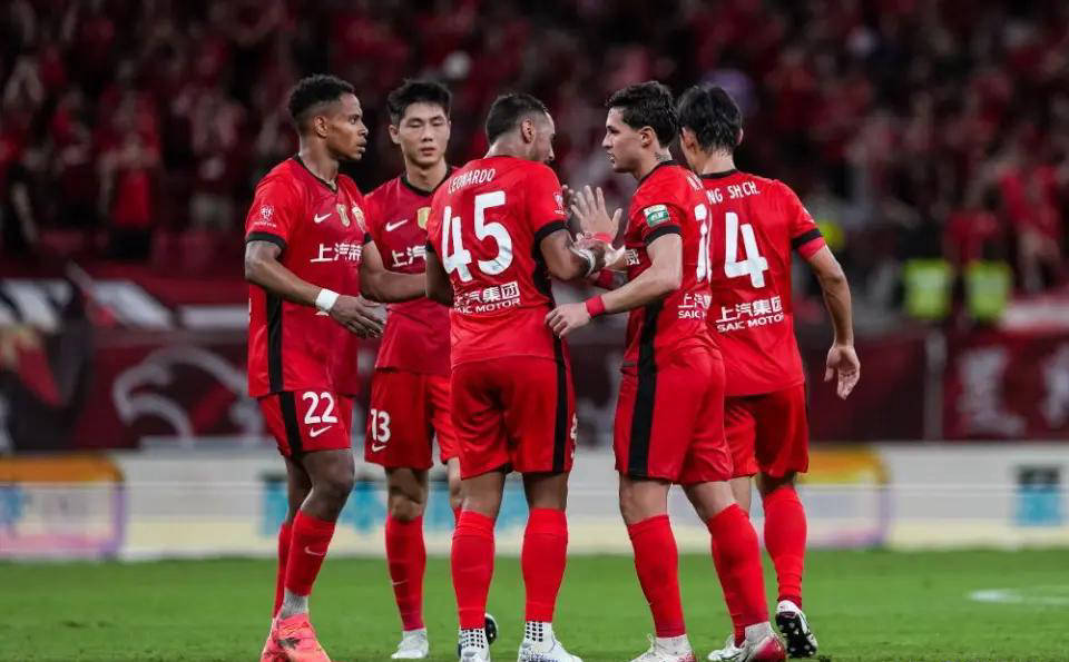 米兰体育-上海海港主场险胜中央海岸水手