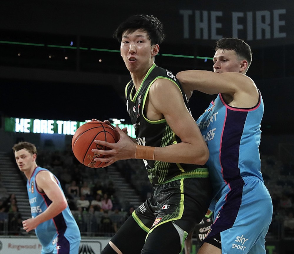 米兰体育官网-包含本菲卡训练开放日，冲刺阶段内部沟通引欢呼，德甲在即，轮换策略成焦点的词条