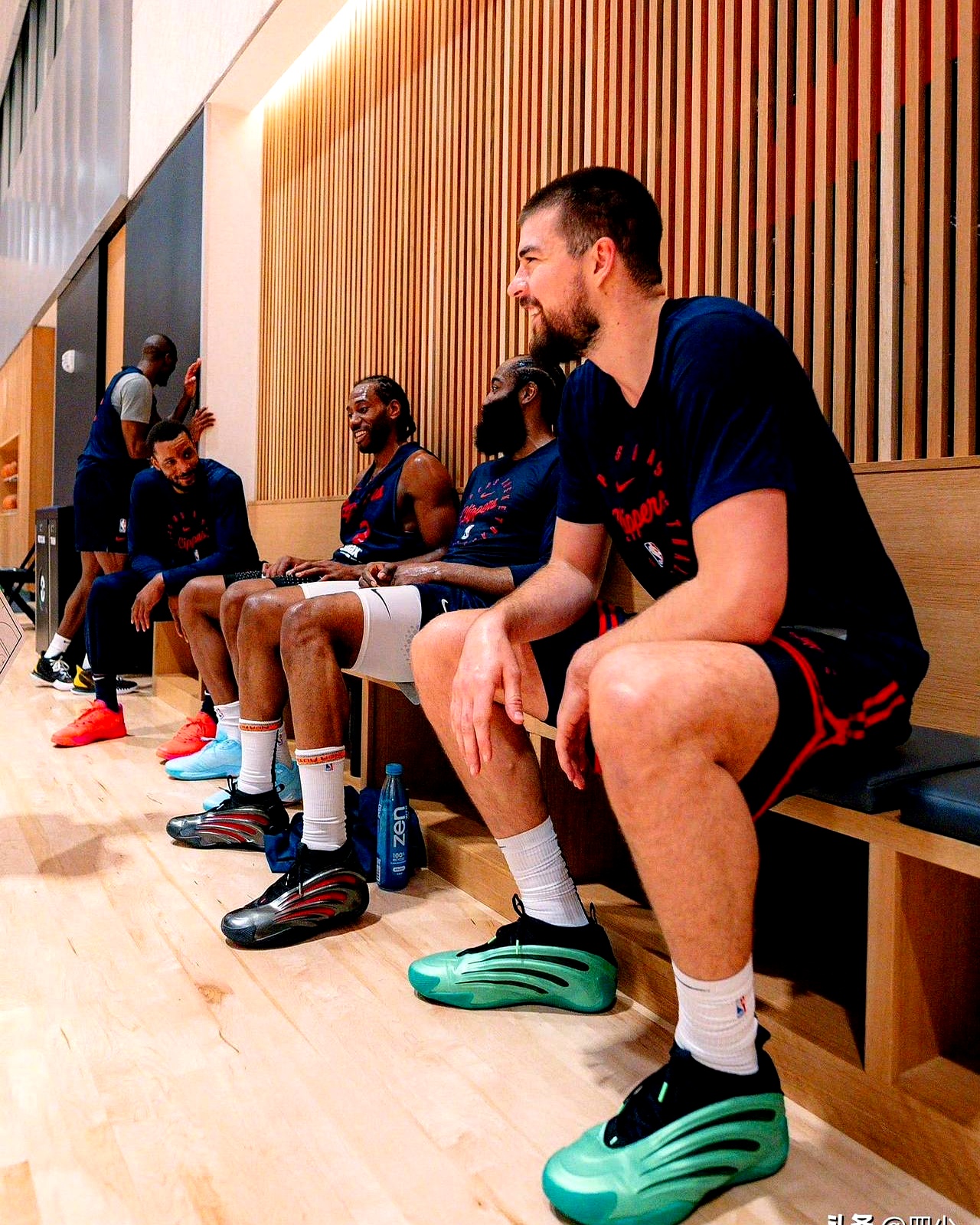 德甲倒计时,洛杉矶湖人关键时刻伤情更新,细节引发关注,悬念犹存,临场指挥获称赞的简单介绍 德甲倒计时,洛杉矶湖人关键时刻伤情更新,细节引发关注,悬念犹存,临场指挥获称赞的简单介绍