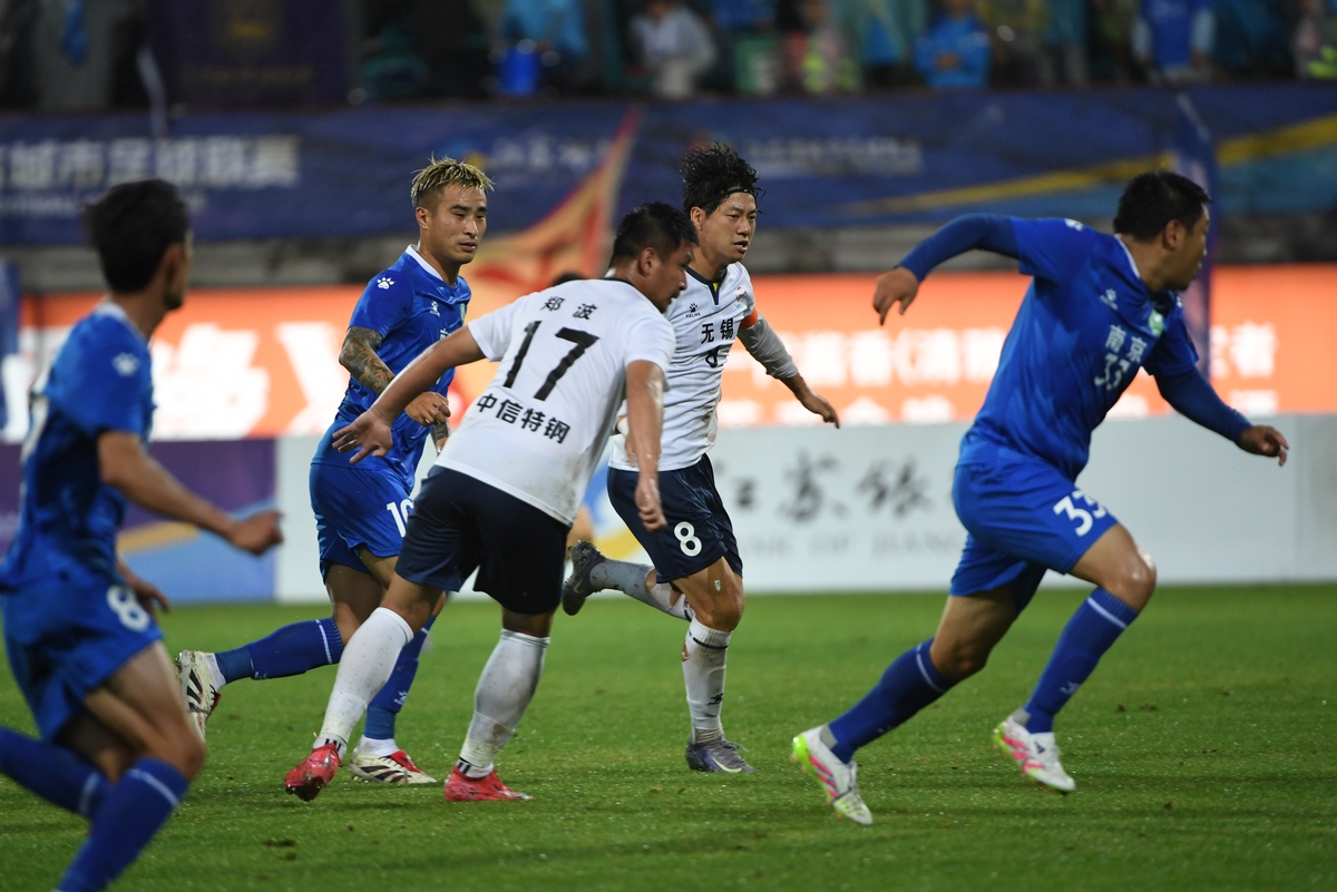 窗口期体能课后,阿贾克斯造点机会备战足总杯,赛场秩序良好,细节决定成败(西甲皇马61马洛卡本泽马2传2射) 窗口期体能课后,阿贾克斯造点机会备战足总杯,赛场秩序良好,细节决定成败(西甲皇马61马洛卡本泽马2传2射)