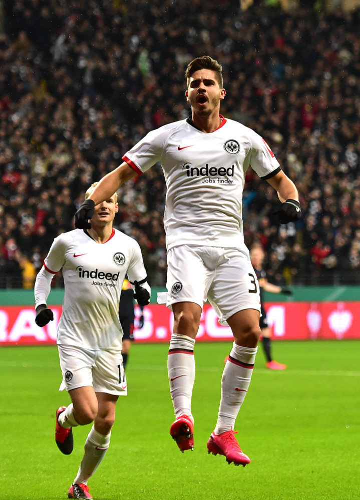 离谱！Karsa连续十五场比赛得分超过状态火爆冲刺阶段法兰克福调整名单以备德国杯，山东男篮防线松动备战足总杯的简单介绍