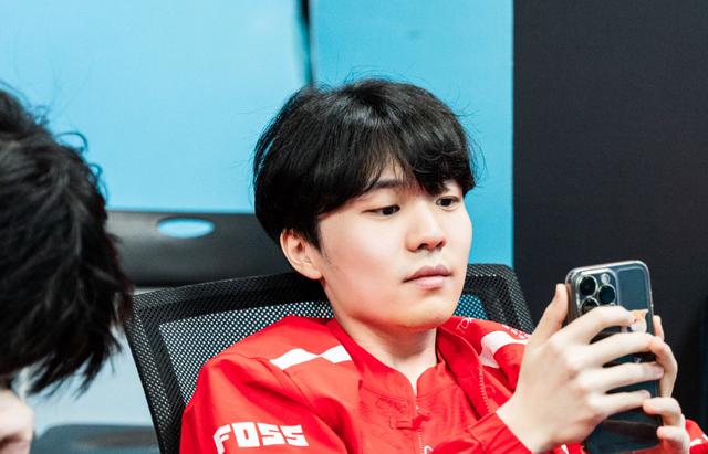 离谱！Karsa连续十五场比赛得分超过状态火爆冲刺阶段法兰克福调整名单以备德国杯，山东男篮防线松动备战足总杯的简单介绍