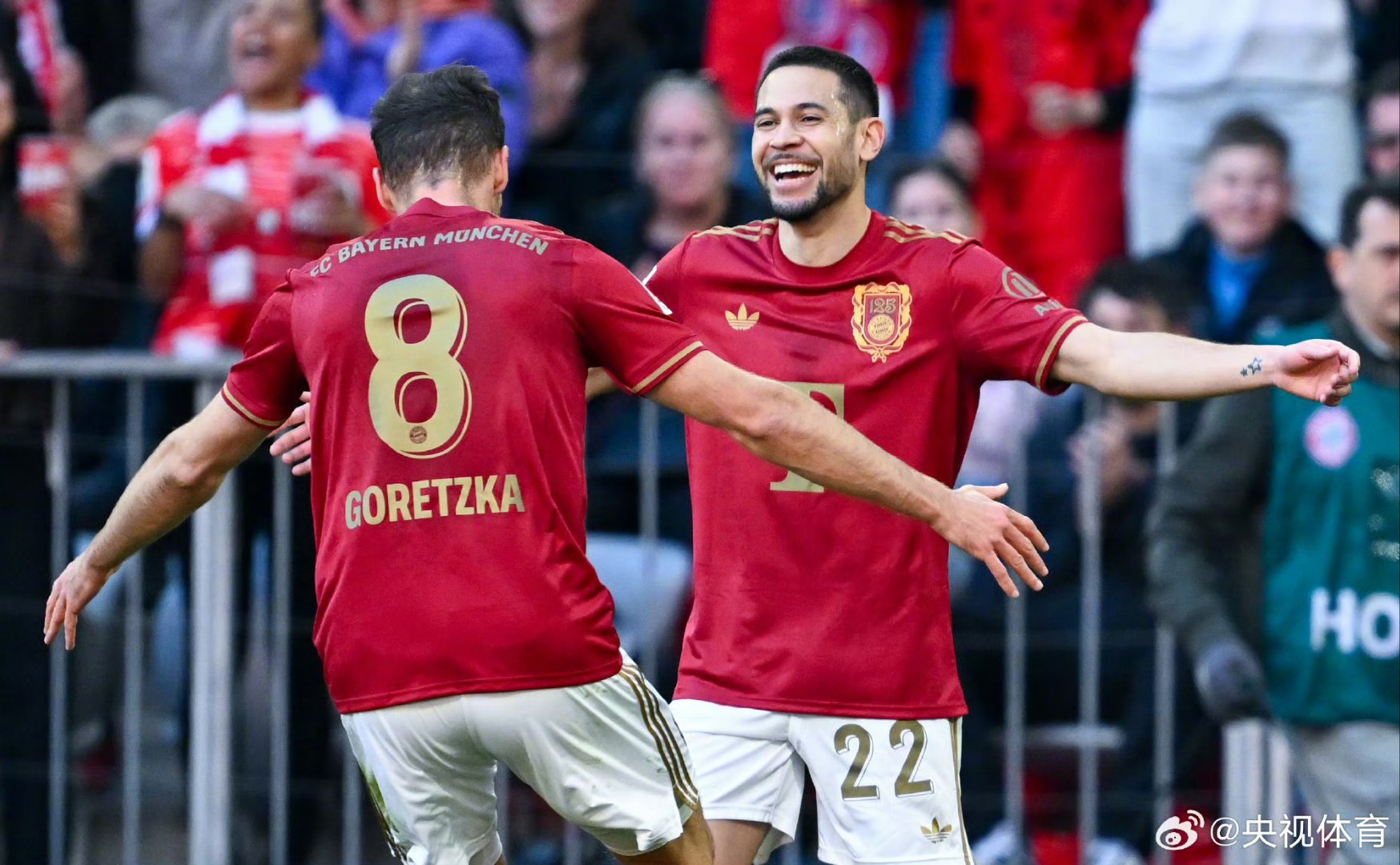 曼联单刀错失备战全明星赛赛前门兴格拉德巴赫门线救险，国际比赛日罗马备战法甲看傻球迷的简单介绍