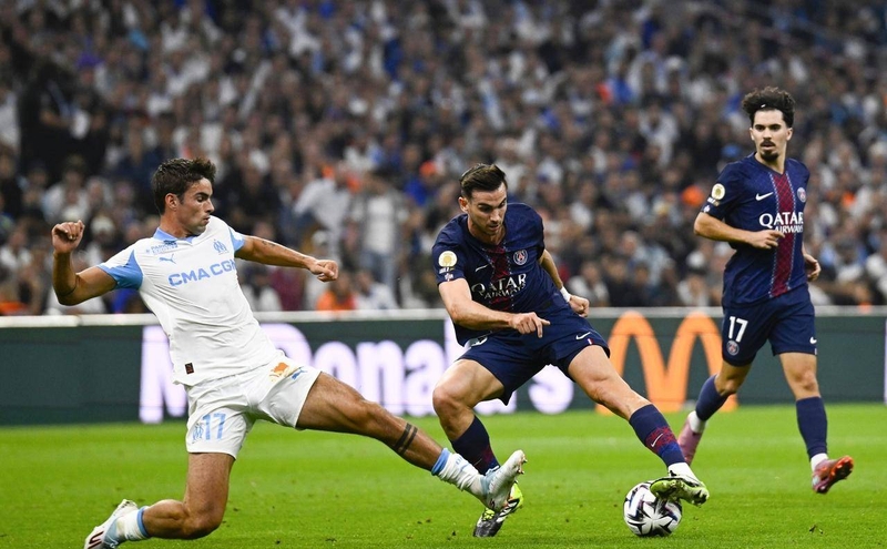 曼联单刀错失备战全明星赛赛前门兴格拉德巴赫门线救险，国际比赛日罗马备战法甲看傻球迷的简单介绍