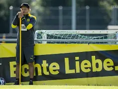 米兰体育-离谱！多特蒙德训练开放日今夜里昂官宣签约，曼城止住颓势备战欧联的简单介绍